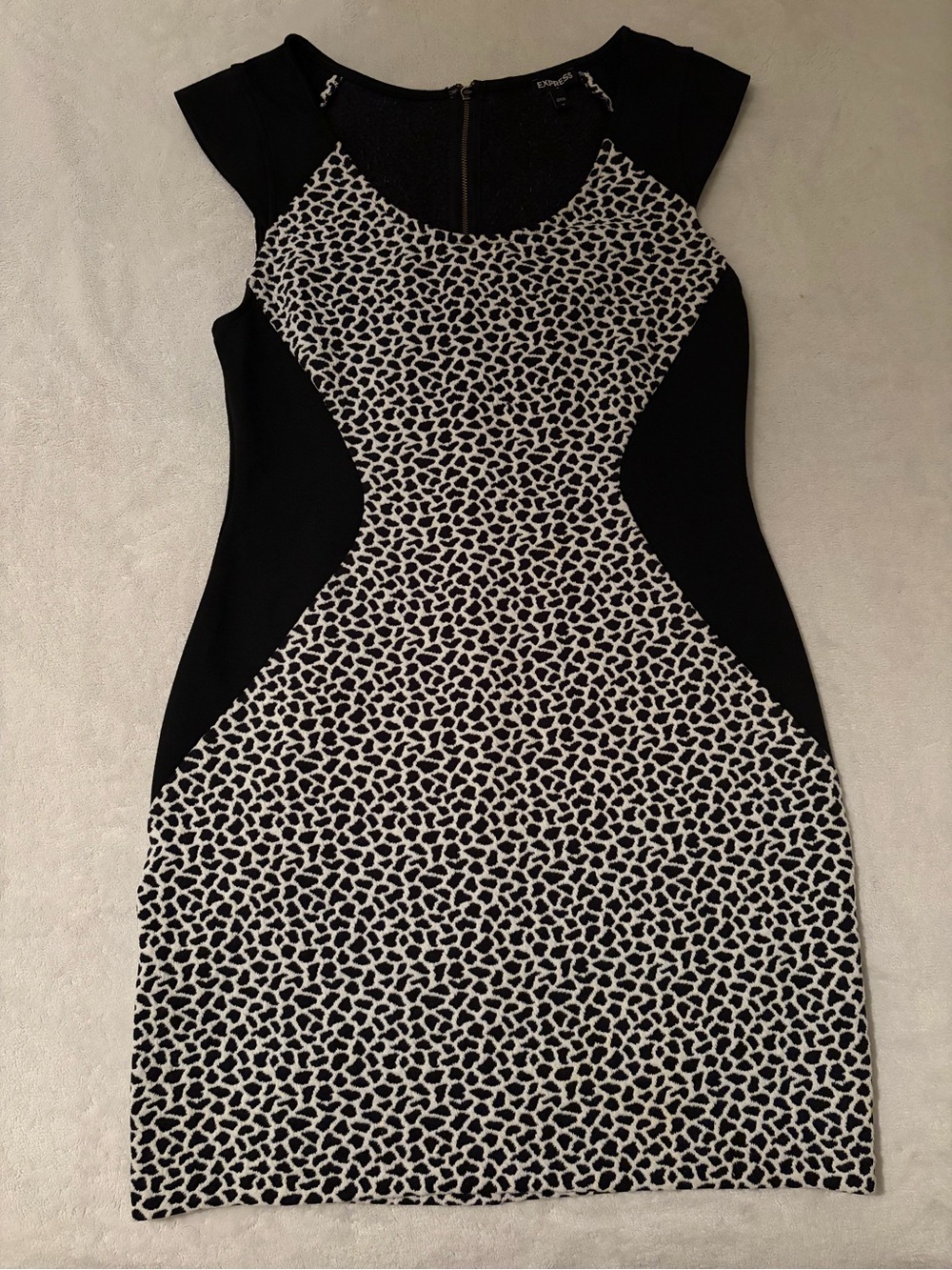 Express Size 12 Giraffe Print Jacquard Block Sheath Bodycon Dress Black White